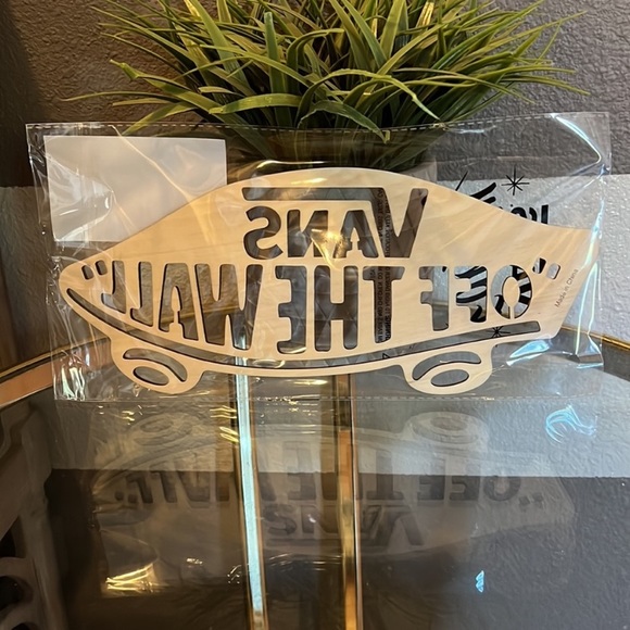 Vans Family Reward wood sign. Skateboard/wood. NWT - Picture 4 of 8